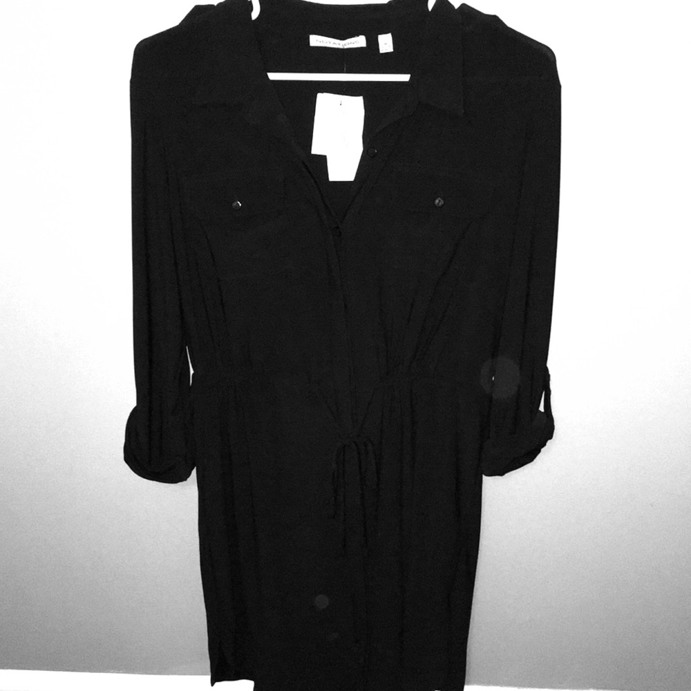 Medium size Medium length black elegant dress